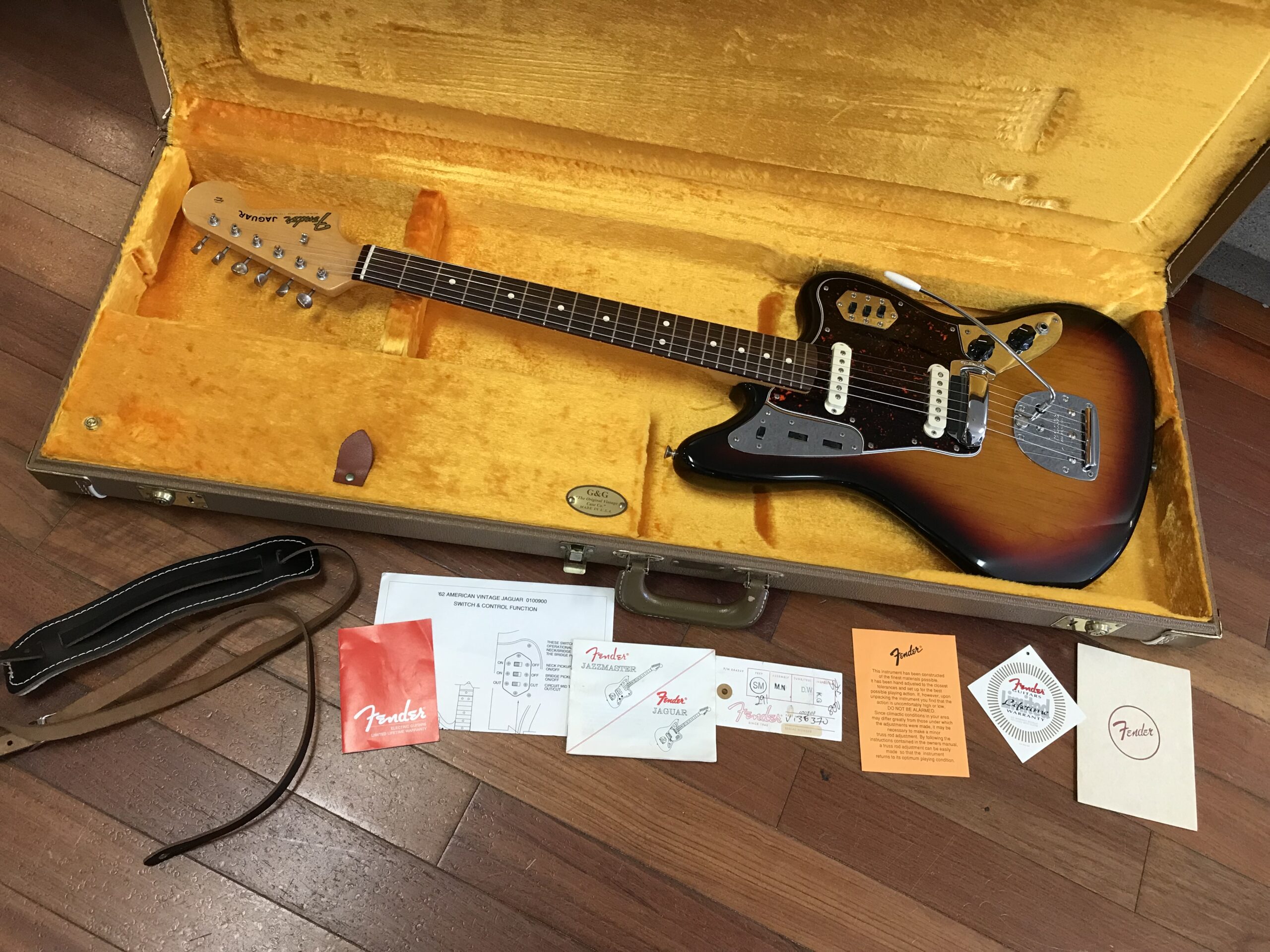 Navy sphere leak 1999 Fender Jaguar 62 reissue AVRI USA – Jimmy's Vintage Music