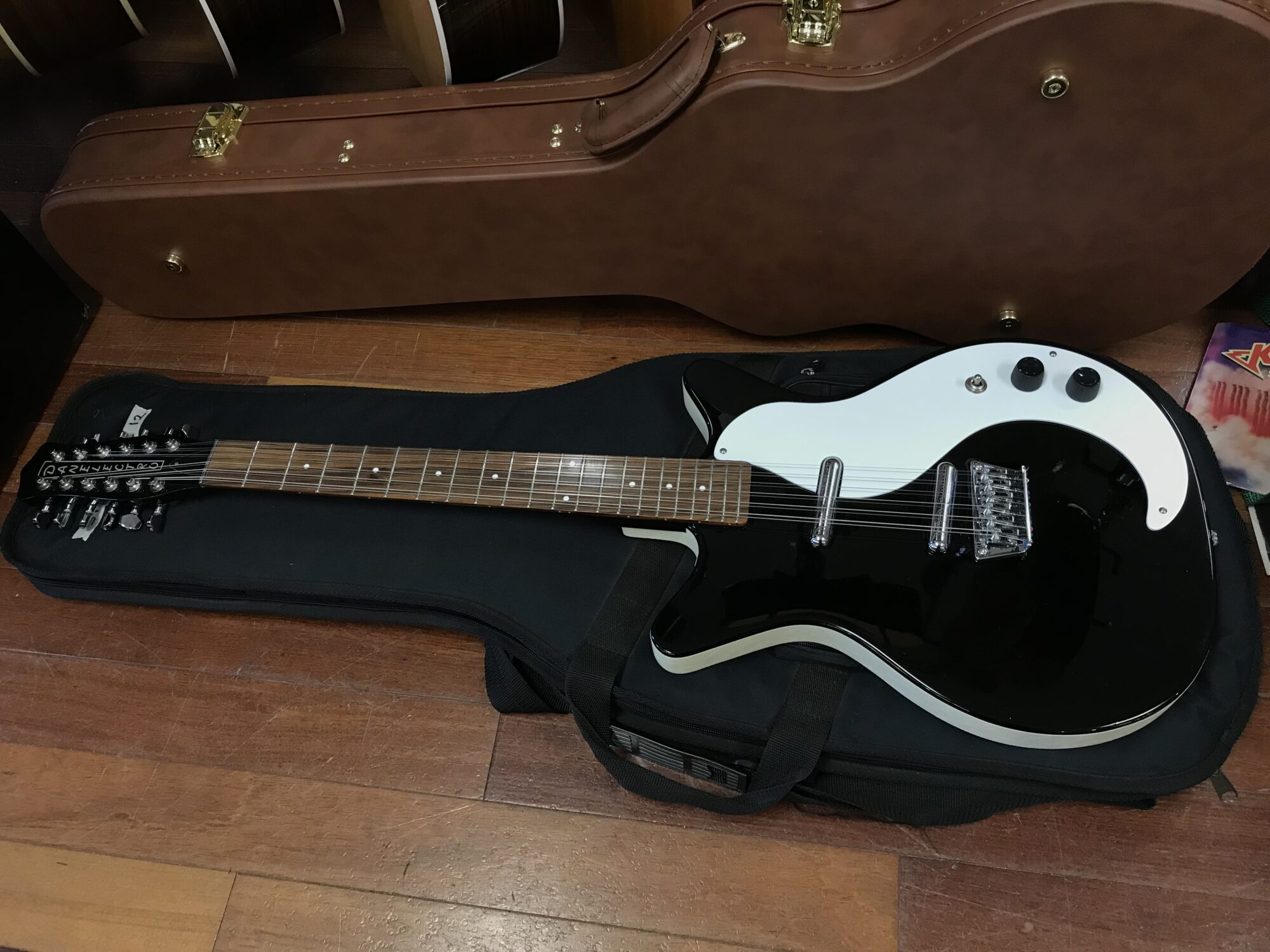 ギター Danelectro U2 Danelectro U2 12 string – Jimmy's Vintage Music
